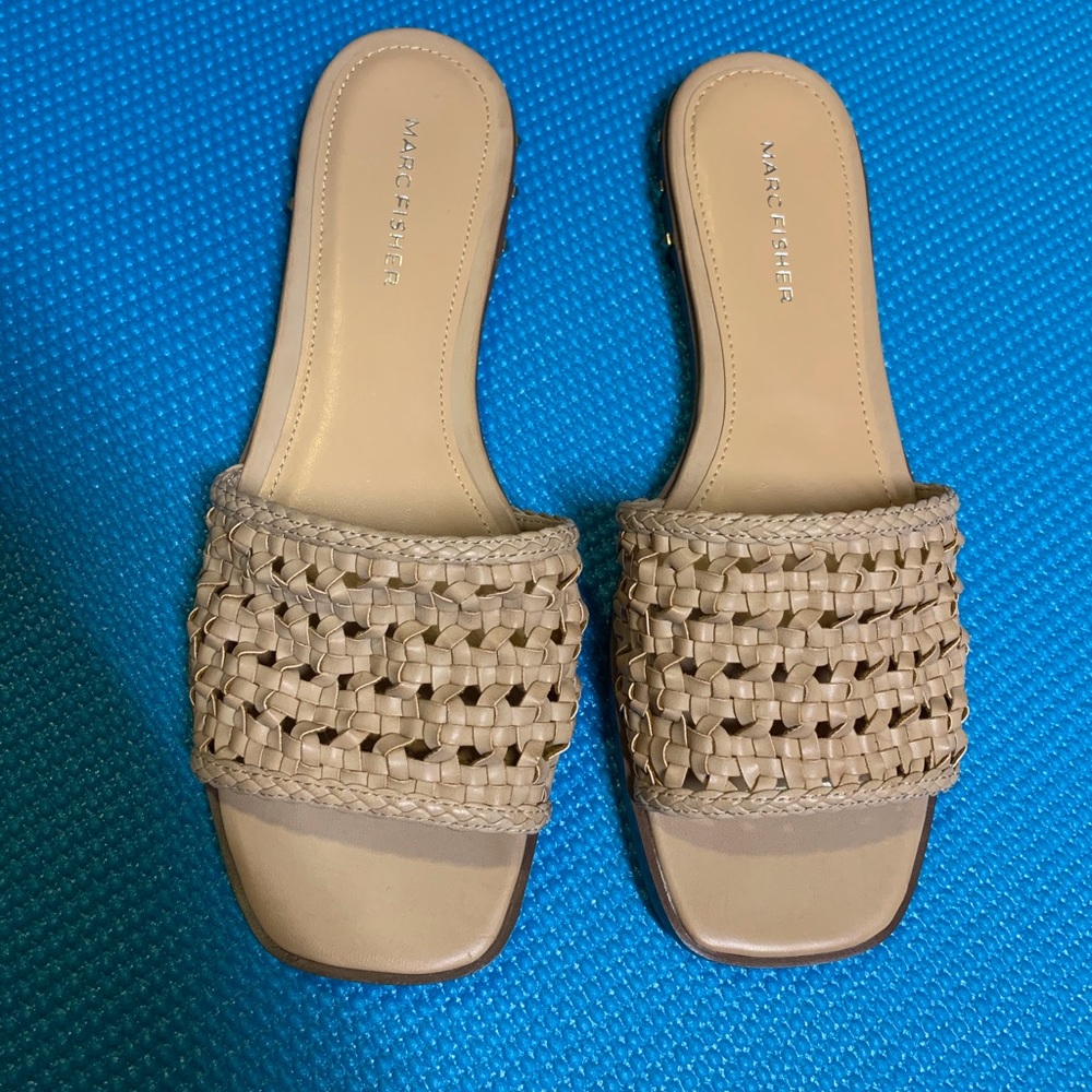 Marc Fisher Jeremy flat slide sandals